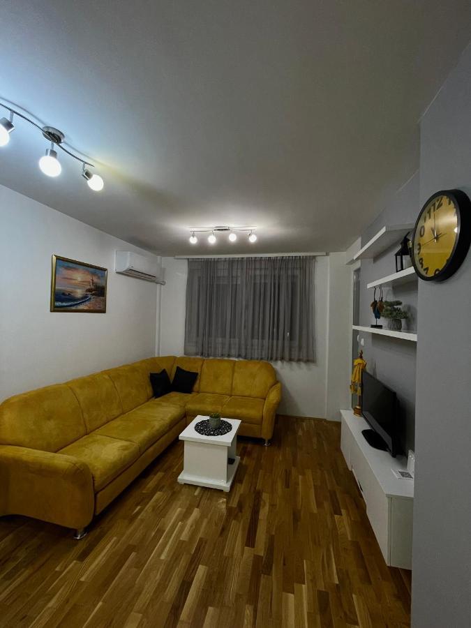 Yellow Ns Apartment Novi Sad Exterior photo
